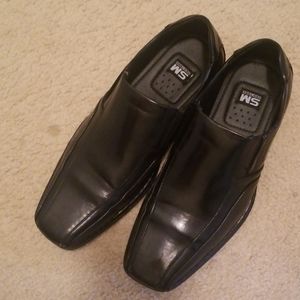 Men's dress shoes